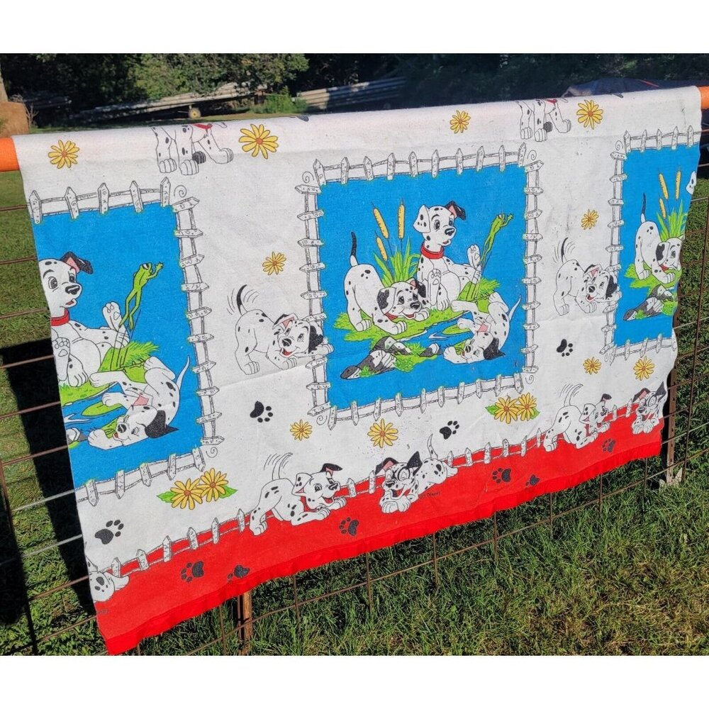 FLAW Vtg Disney 101 Dalmatians Puppies Scene Blanket w Red Binding  87" x 70"